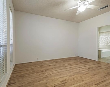 7611 Cordova Drive - Photo Thumbnail 13