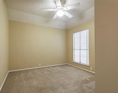 7611 Cordova Drive - Photo Thumbnail 7