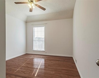 7611 Cordova Drive - Photo Thumbnail 8