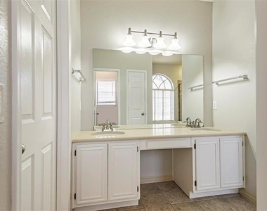 7611 Cordova Drive - Photo Thumbnail 11
