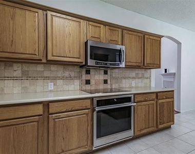 7611 Cordova Drive - Photo Thumbnail 16