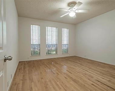 7611 Cordova Drive - Photo Thumbnail 14