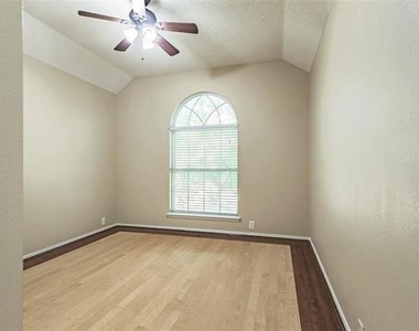 7611 Cordova Drive - Photo Thumbnail 5