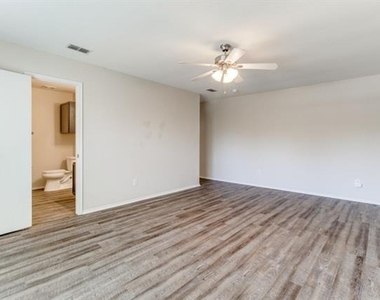 1721 Southridge Lane - Photo Thumbnail 13