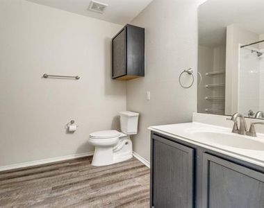 1721 Southridge Lane - Photo Thumbnail 14