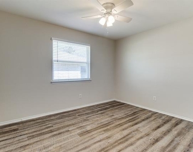 1721 Southridge Lane - Photo Thumbnail 18