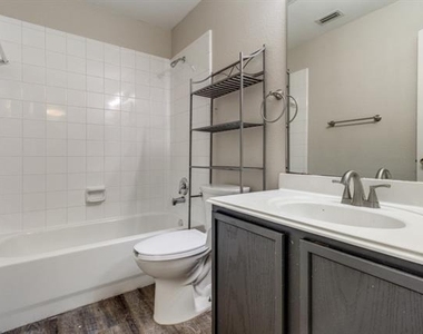 1721 Southridge Lane - Photo Thumbnail 20