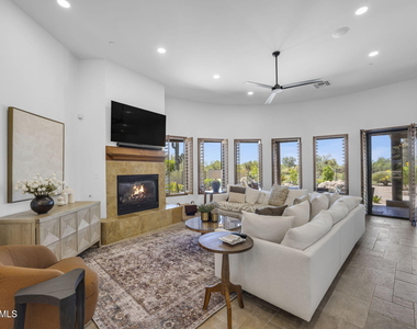 3105 E Arroyo Hondo Road - Photo Thumbnail 13