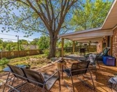 204 Ross Avenue - Photo Thumbnail 15