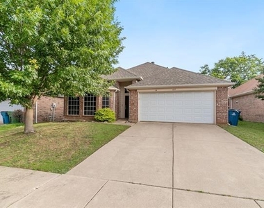 615 Lake Bridge Drive - Photo Thumbnail 1