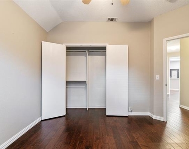 615 Lake Bridge Drive - Photo Thumbnail 21