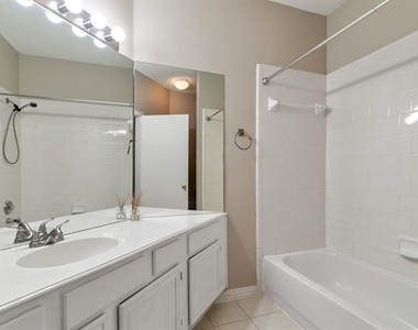 615 Lake Bridge Drive - Photo Thumbnail 20