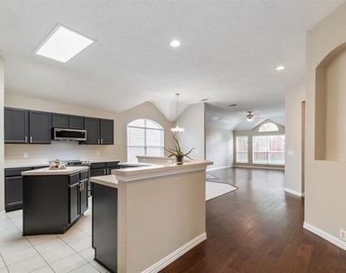 615 Lake Bridge Drive - Photo Thumbnail 6