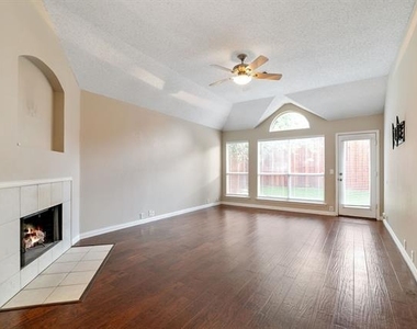 615 Lake Bridge Drive - Photo Thumbnail 3