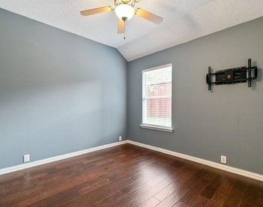 615 Lake Bridge Drive - Photo Thumbnail 19