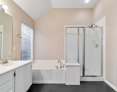 615 Lake Bridge Drive - Photo Thumbnail 16