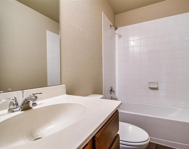 1512 Wild Rye Circle - Photo Thumbnail 20