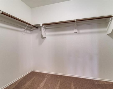 1512 Wild Rye Circle - Photo Thumbnail 17