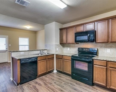 1512 Wild Rye Circle - Photo Thumbnail 9