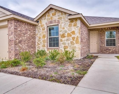 1512 Wild Rye Circle - Photo Thumbnail 2