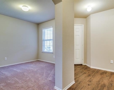 1512 Wild Rye Circle - Photo Thumbnail 5