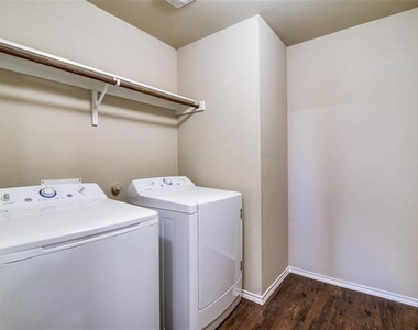 1512 Wild Rye Circle - Photo Thumbnail 21