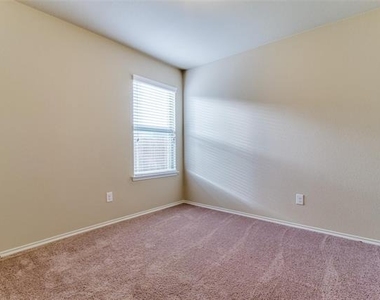 1512 Wild Rye Circle - Photo Thumbnail 18