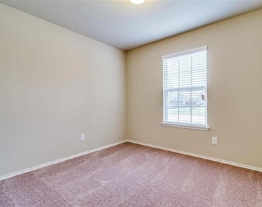 1512 Wild Rye Circle - Photo Thumbnail 6