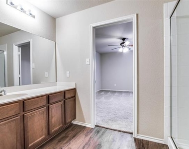 1512 Wild Rye Circle - Photo Thumbnail 16