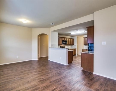 1512 Wild Rye Circle - Photo Thumbnail 12
