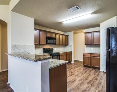 1512 Wild Rye Circle - Photo Thumbnail 8