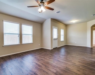 1512 Wild Rye Circle - Photo Thumbnail 11