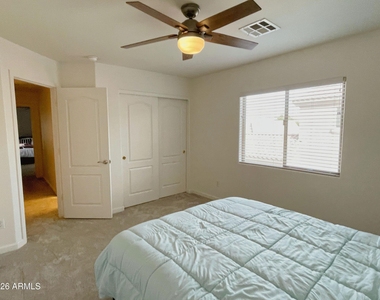 8144 W Beck Lane - Photo Thumbnail 19