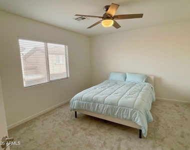 8144 W Beck Lane - Photo Thumbnail 17