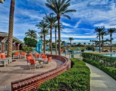 17878 W Desert Wind Drive - Photo Thumbnail 31
