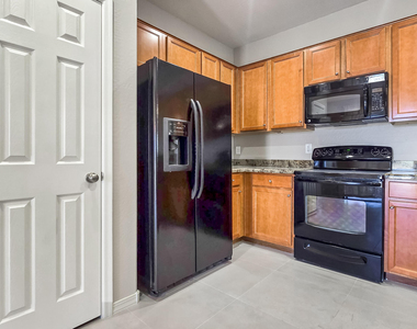 17878 W Desert Wind Drive - Photo Thumbnail 18