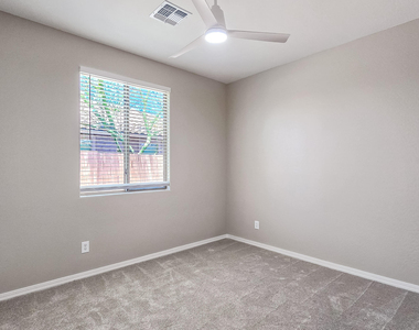 17878 W Desert Wind Drive - Photo Thumbnail 9