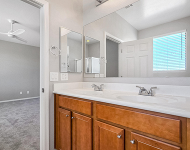 17878 W Desert Wind Drive - Photo Thumbnail 23