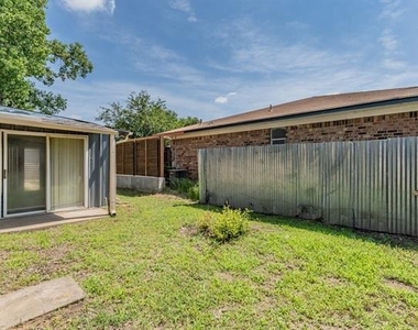 2863 Hitson Lane - Photo Thumbnail 9