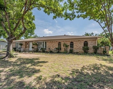 2863 Hitson Lane - Photo Thumbnail 3