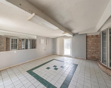 2863 Hitson Lane - Photo Thumbnail 11