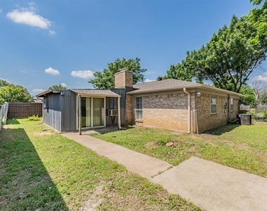 2863 Hitson Lane - Photo Thumbnail 7