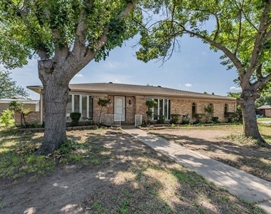 2863 Hitson Lane - Photo Thumbnail 2