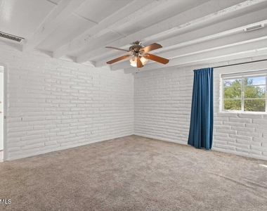 5702 E Camelback Road - Photo Thumbnail 7