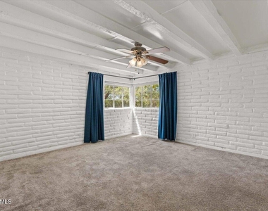 5702 E Camelback Road - Photo Thumbnail 3
