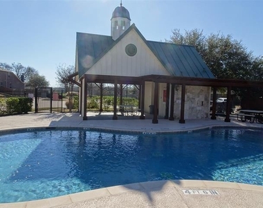 2805 Leslie Lane - Photo Thumbnail 27