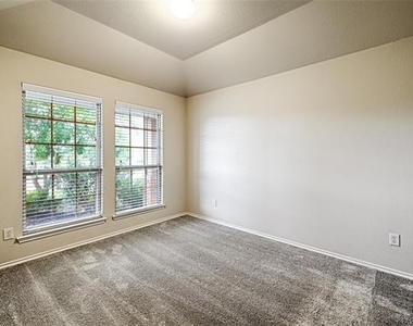 2805 Leslie Lane - Photo Thumbnail 17