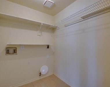 3324 Windchase Drive - Photo Thumbnail 22