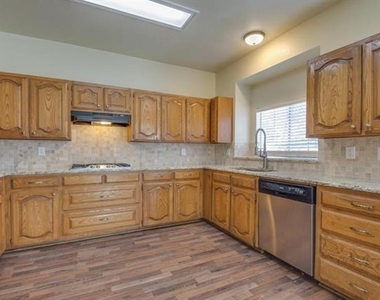3324 Windchase Drive - Photo Thumbnail 6
