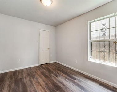 2526 Exeter Avenue - Photo Thumbnail 16